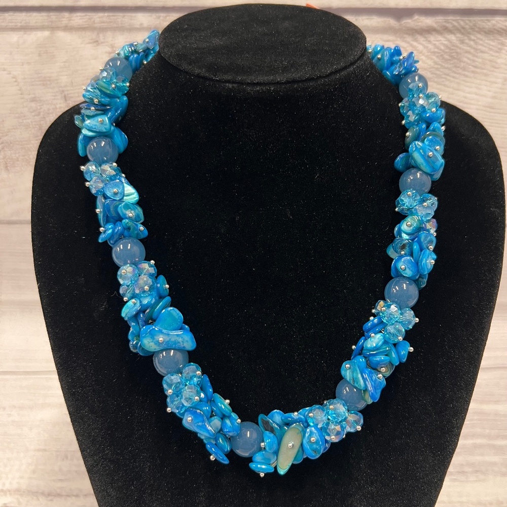 Blue Shell Bead Necklace (250)